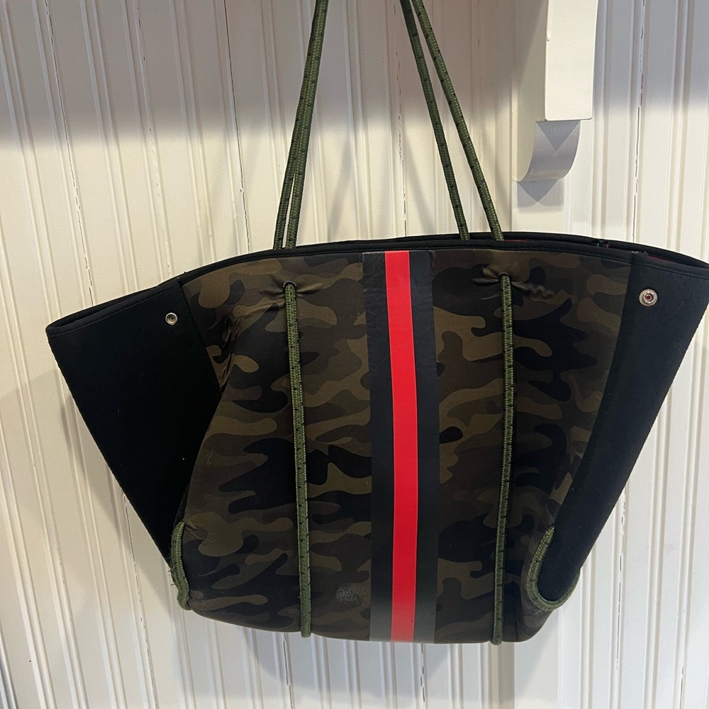 Haute Short green Camo tote with Gucci stripe Greyson Soho Neoprene Tote